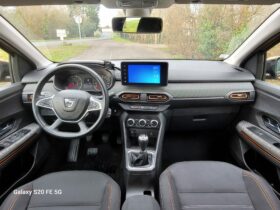 
									DACIA SANDERO STEPWAY CONFORT full								